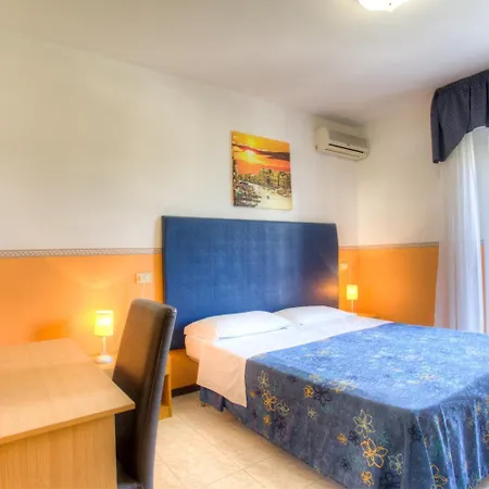 达奴比奥酒店 3*